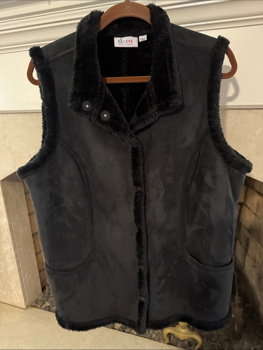d.& co. Faux-Suede Sleeveless Black Vest Cozy Inside